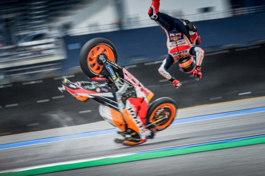 Explained: The Difference Between Highsides and Lowsides and How to Avoid Them