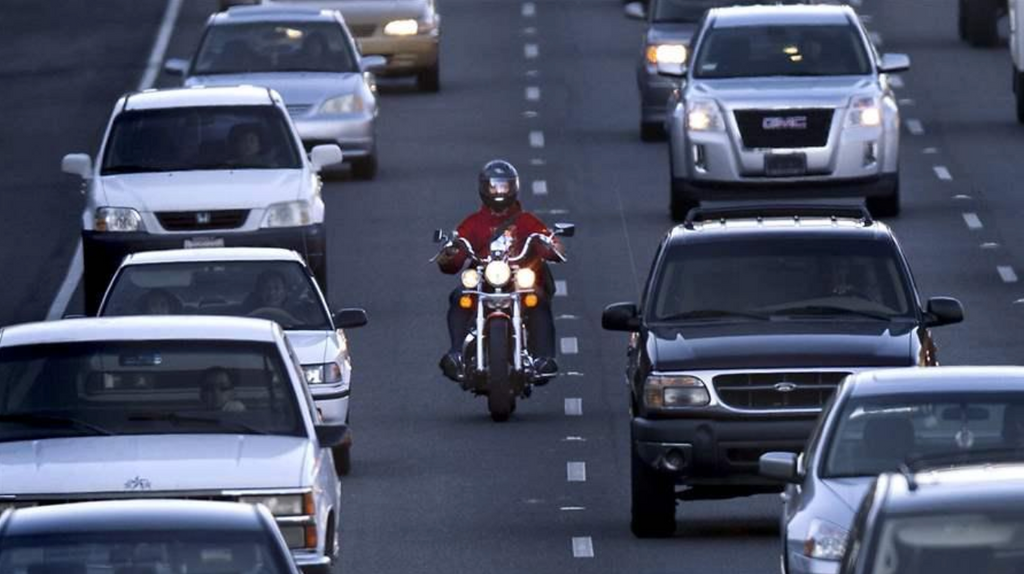 Lane Splitting (Filtering) is LEGAL in Arizona - Here's The Rules
